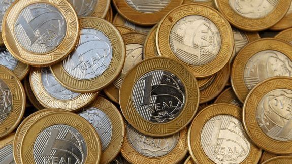 Moedas de reais  • 15/10/2010 - REUTERS/Bruno Domingos