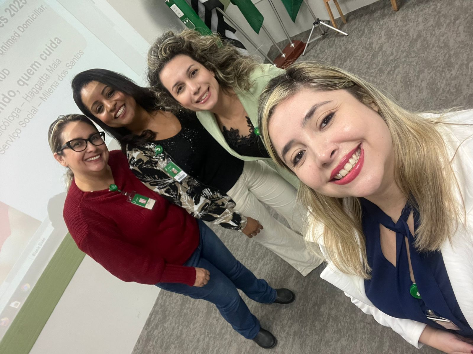 Na foto da esquerda para a direita, a coordenadora do S.A.U.D, Jilsa Kelin , a assistente social Milena, a psicóloga Haggatta e a enfermeira Natália.