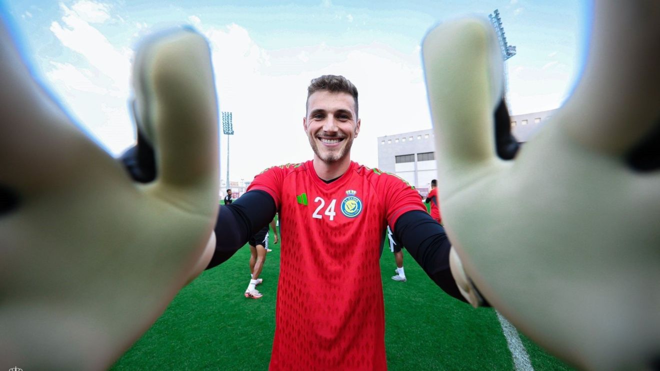 Bento (Al-Nassr) - goleiro • Foto: Divulgação/ @AlNassrFC_EN